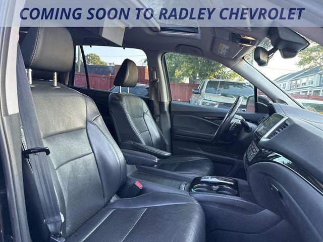 Photo of 2018 Crystal Black Pearl Honda Pilot