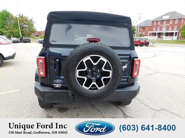 Photo of 2021 blue Ford Bronco