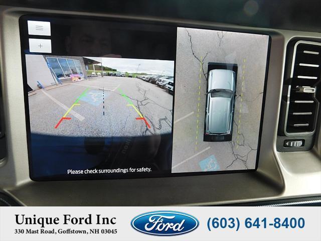 Photo of 2021 blue Ford Bronco
