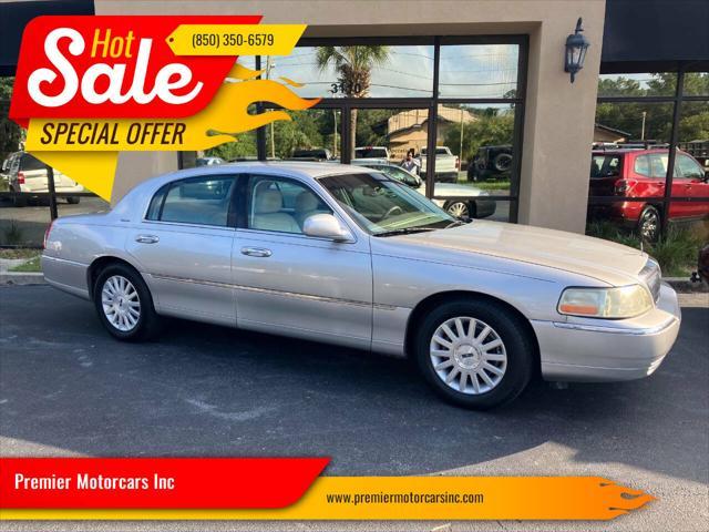 2004 Lincoln Town Car