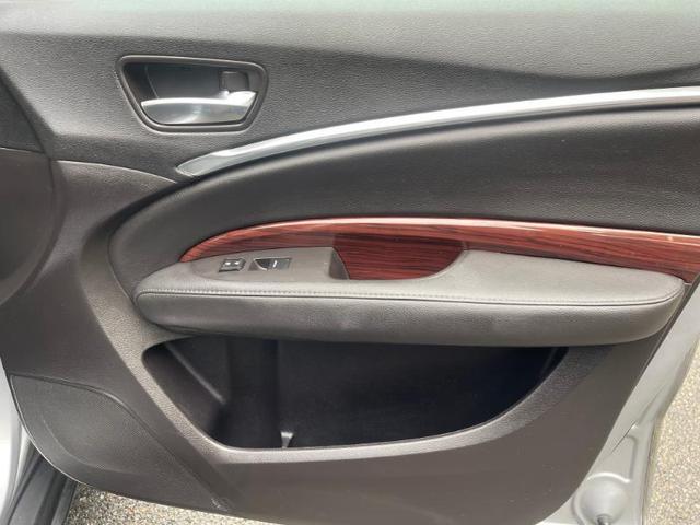 Photo of 2016 Silver Acura MDX