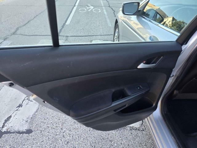 Photo of 2011 Alabaster Silver Metallic Honda Accord