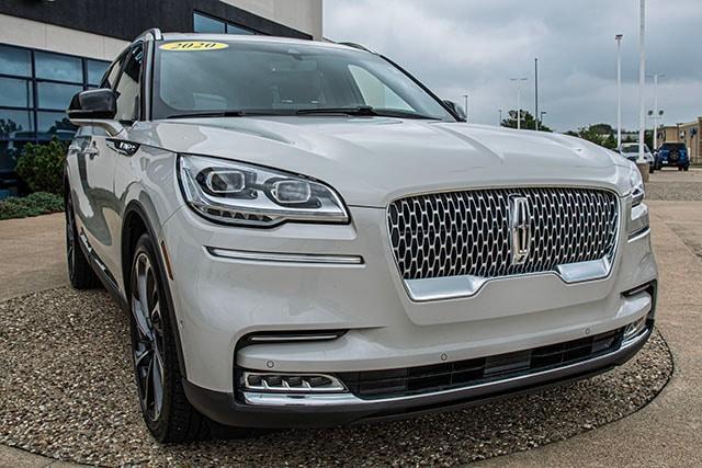 Photo of 2020 Ceramic Pearl Metallic Lincoln Aviator