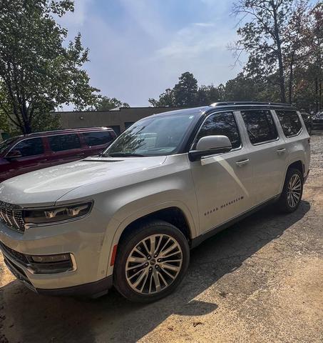 Photo of 2022 Bright White Clearcoat Jeep Grand Wagoneer