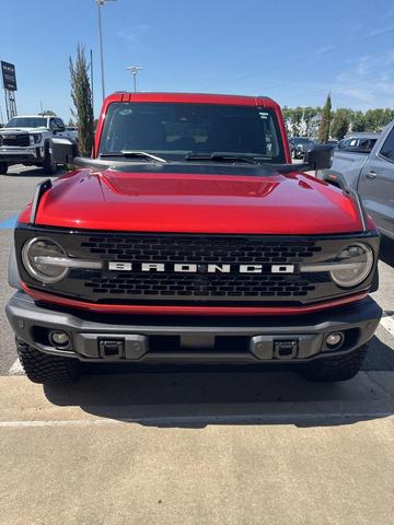 Photo of 2023 Hot Pepper Red Metallic Tinted Clearcoat Ford Bronco