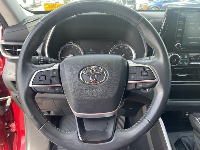 Photo of 2022 Ruby Flare Pearl Toyota Highlander
