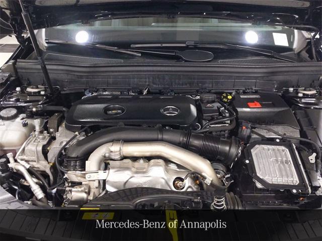 Photo of 2024 Night Black Mercedes-Benz GLB 250