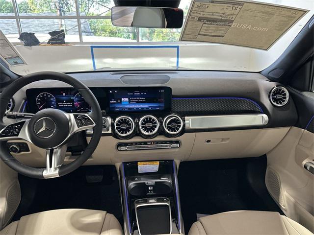 Photo of 2025 Night Black Mercedes-Benz GLB 250
