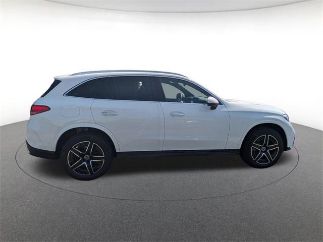 Photo of 2025 Polar White Mercedes-Benz GLC 300