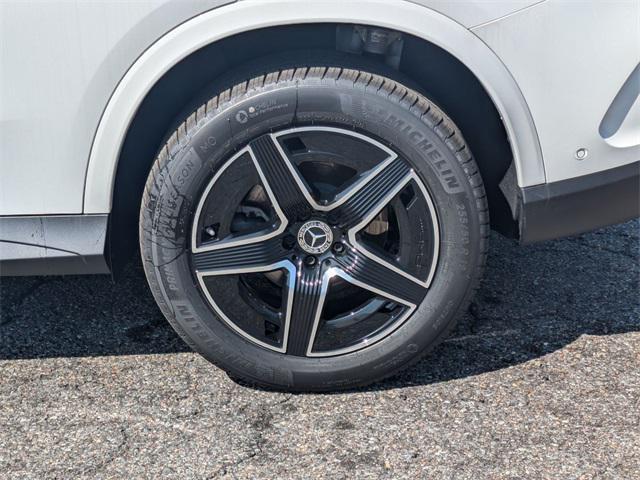 Photo of 2025 Polar White Mercedes-Benz GLC 300