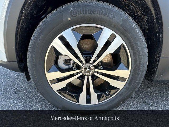 Photo of 2025 Polar White Mercedes-Benz GLB 250