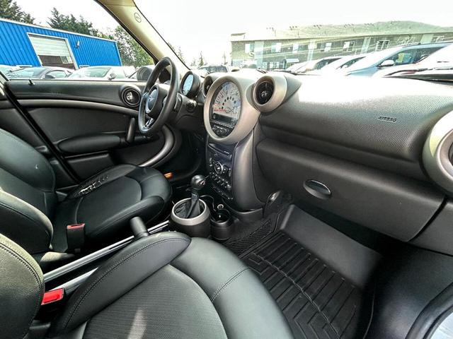 Photo of 2012 White MINI Cooper S Countryman