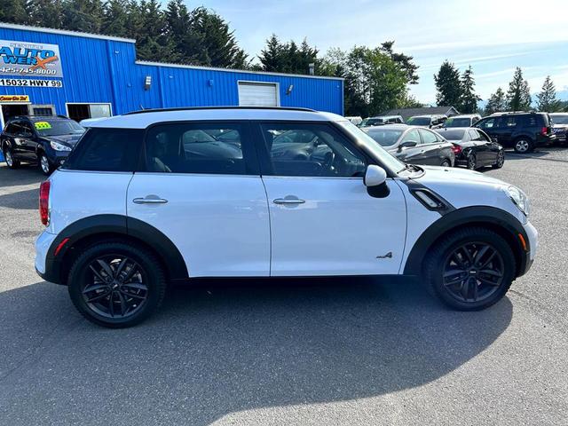 Photo of 2012 White MINI Cooper S Countryman