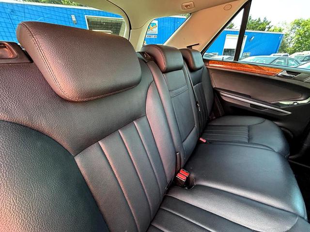 Photo of 2006 Black Mercedes-Benz M-Class