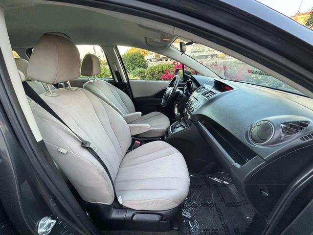 Photo of 2013 Gray Mazda Mazda5