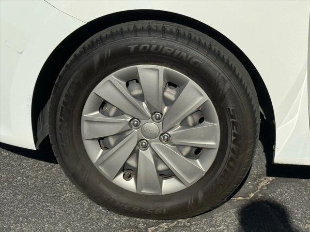 Photo of 2019 Clear White Kia Rio