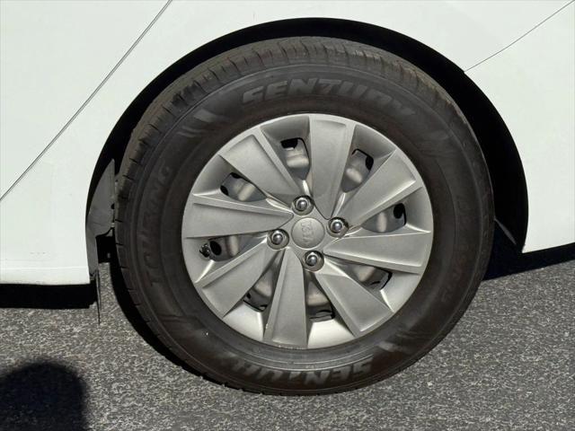 Photo of 2019 Clear White Kia Rio