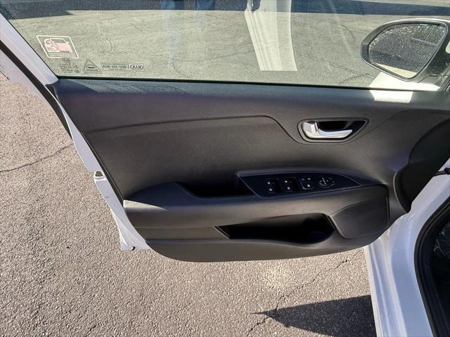 Photo of 2019 Clear White Kia Rio
