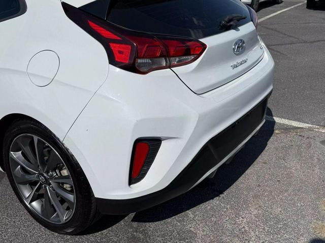 Photo of 2020 Chalk White Hyundai Veloster