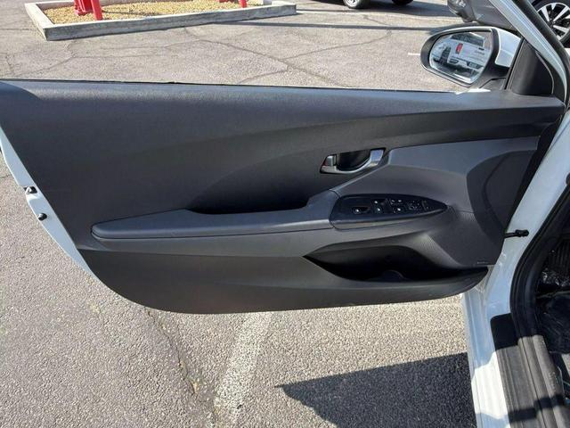 Photo of 2020 Chalk White Hyundai Veloster