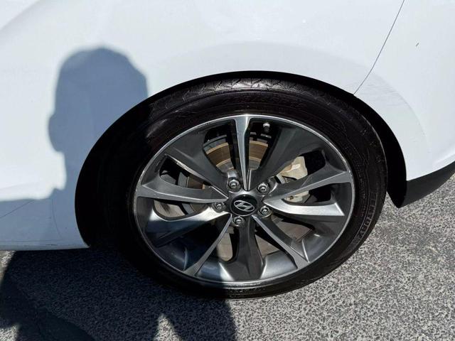 Photo of 2020 Chalk White Hyundai Veloster