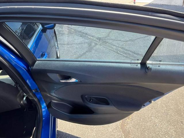 Photo of 2017 Kinetic Blue Metallic Chevrolet Cruze
