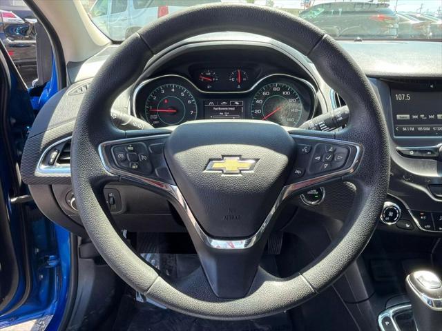 Photo of 2017 Kinetic Blue Metallic Chevrolet Cruze