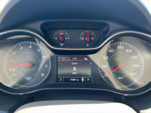 Photo of 2017 Silver Ice Metallic Chevrolet Cruze