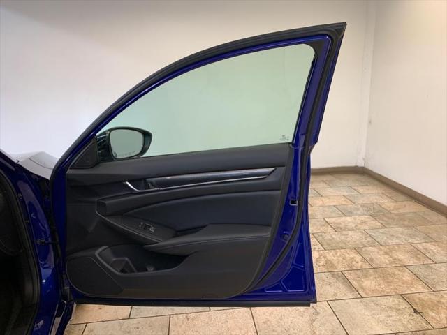 Photo of 2022 Still Night Pearl Honda Accord