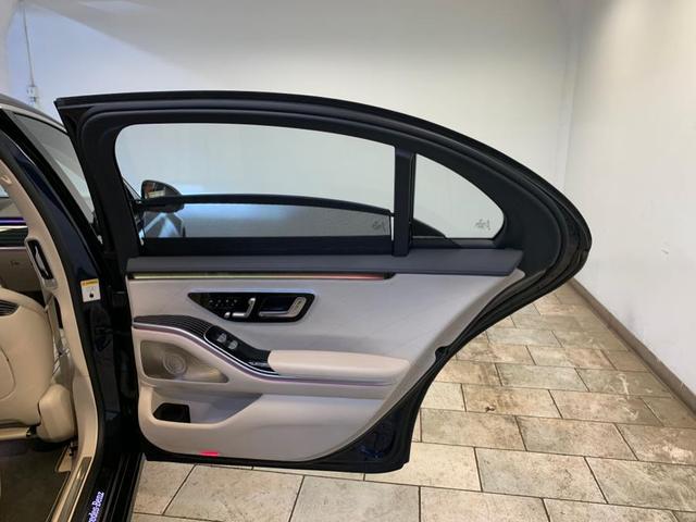 Photo of 2022 Nautical Blue Metallic Mercedes-Benz S-Class