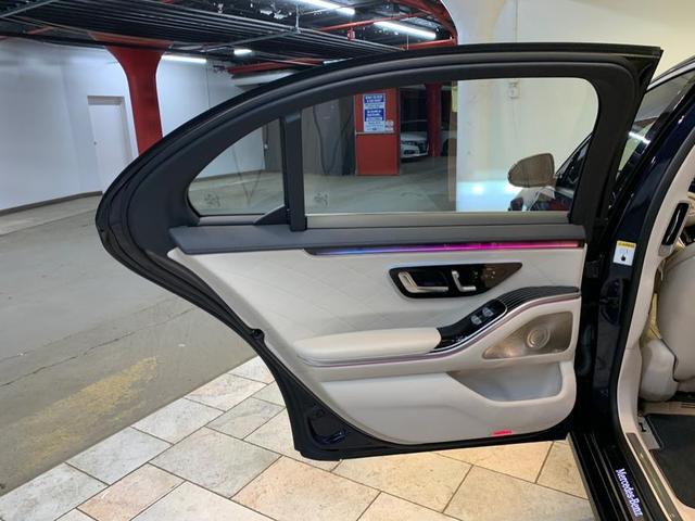 Photo of 2022 Nautical Blue Metallic Mercedes-Benz S-Class