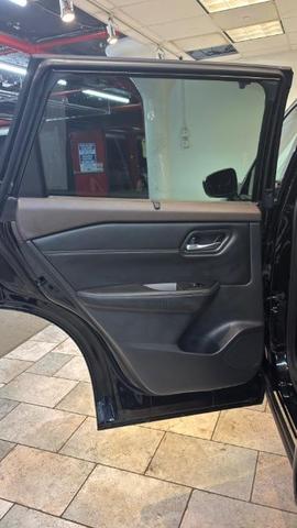 Photo of 2022 Super Black Nissan Rogue
