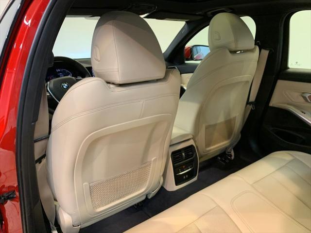 Photo of 2022 Melbourne Red Metallic BMW 330