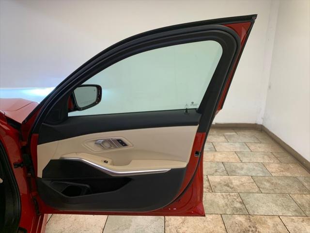 Photo of 2022 Melbourne Red Metallic BMW 330