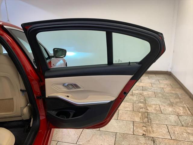 Photo of 2022 Melbourne Red Metallic BMW 330