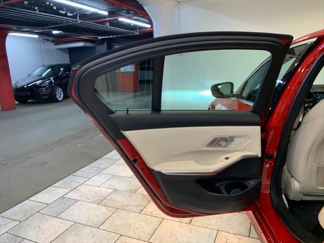 Photo of 2022 Melbourne Red Metallic BMW 330
