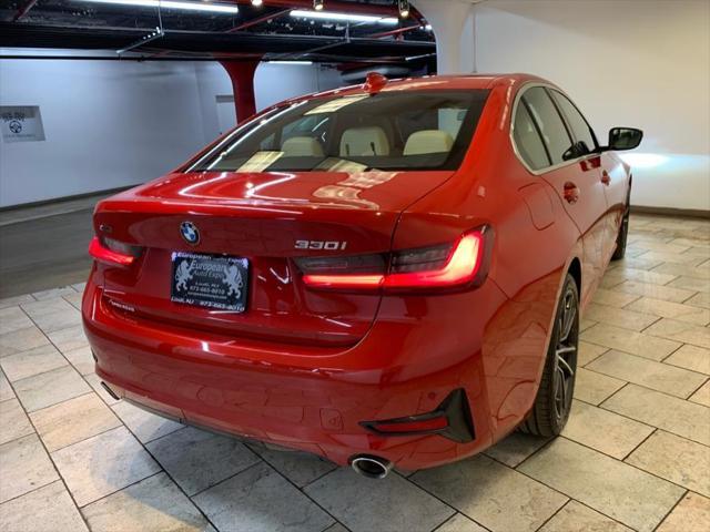 Photo of 2022 Melbourne Red Metallic BMW 330