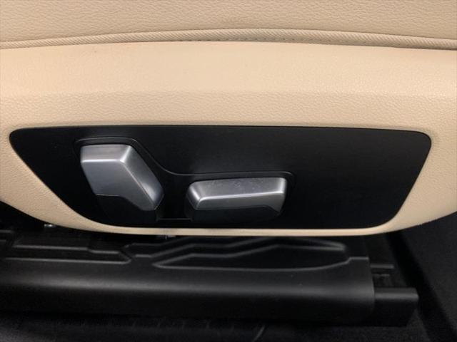 Photo of 2022 Melbourne Red Metallic BMW 330