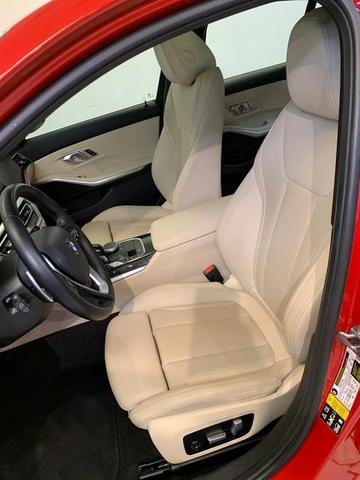 Photo of 2022 Melbourne Red Metallic BMW 330