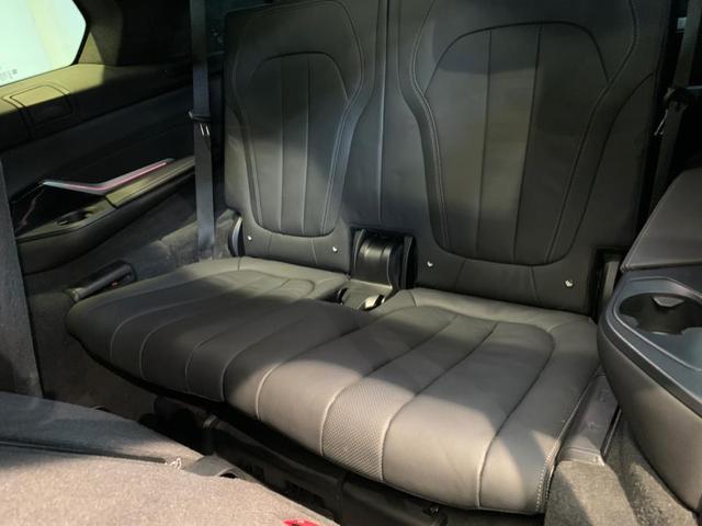 Photo of 2022 Carbon Black Metallic BMW X7