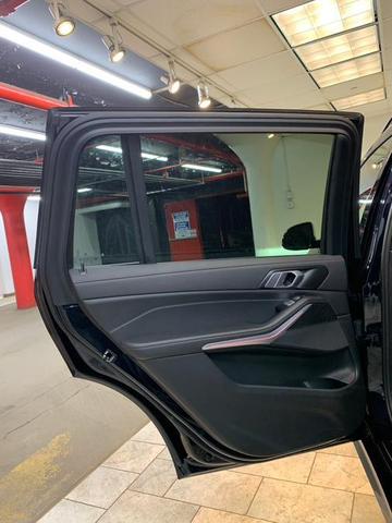 Photo of 2022 Carbon Black Metallic BMW X7