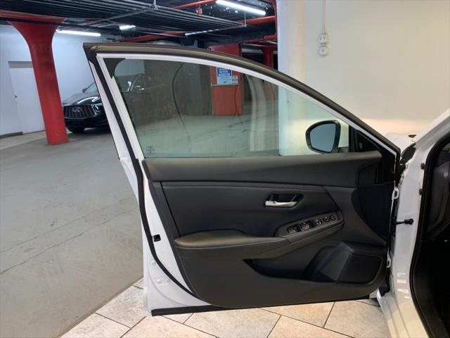 Photo of 2022 Aspen White TriCoat Pearl Nissan Sentra