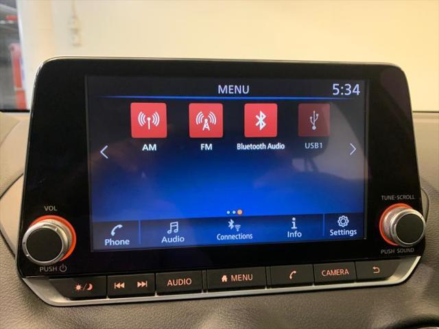 Photo of 2022 Aspen White TriCoat Pearl Nissan Sentra