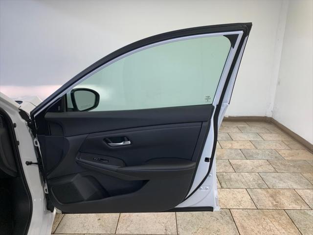 Photo of 2022 Aspen White TriCoat Pearl Nissan Sentra