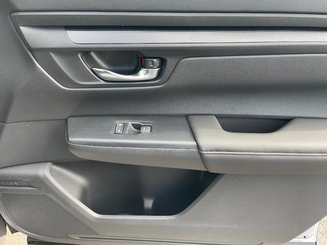Photo of 2025 Solar Silver Metallic Honda CR-V Hybrid