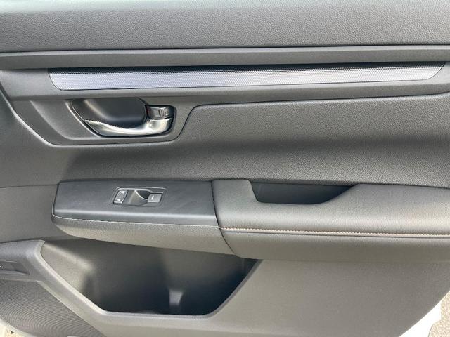 Photo of 2025 Platinum White Pearl Honda CR-V Hybrid