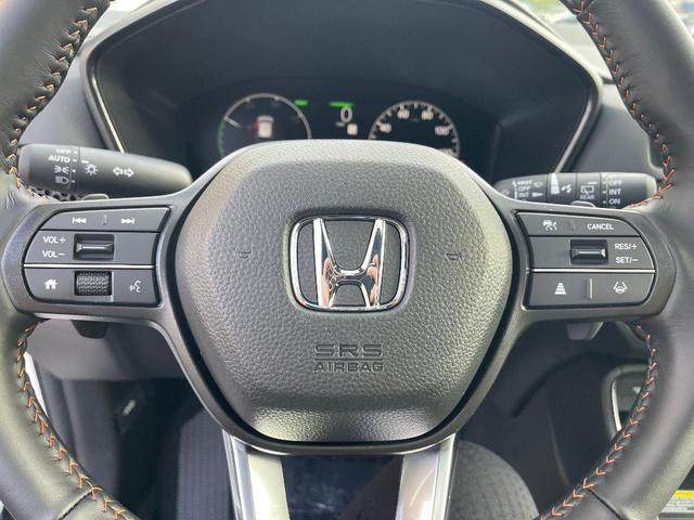 Photo of 2025 Platinum White Pearl Honda CR-V Hybrid