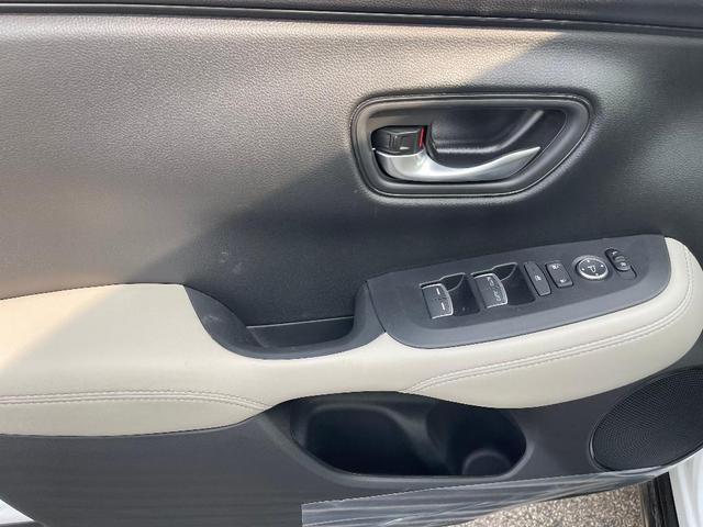 Photo of 2026 Platinum White Pearl Honda HR-V
