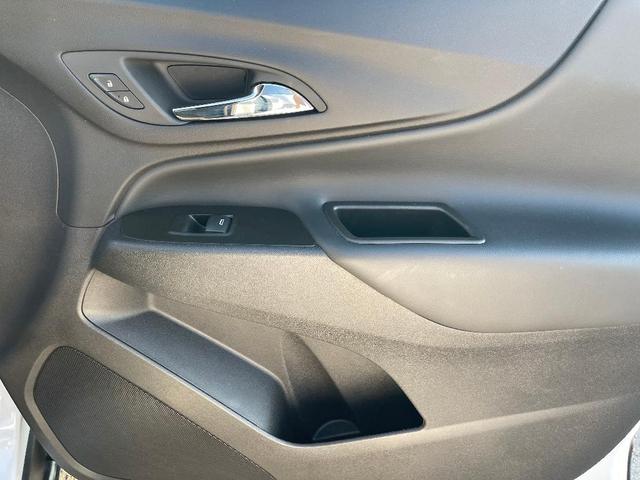 Photo of 2024 Summit White Chevrolet Equinox