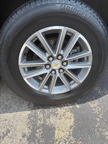 Photo of 2022 Black Cherry Metallic Chevrolet Traverse